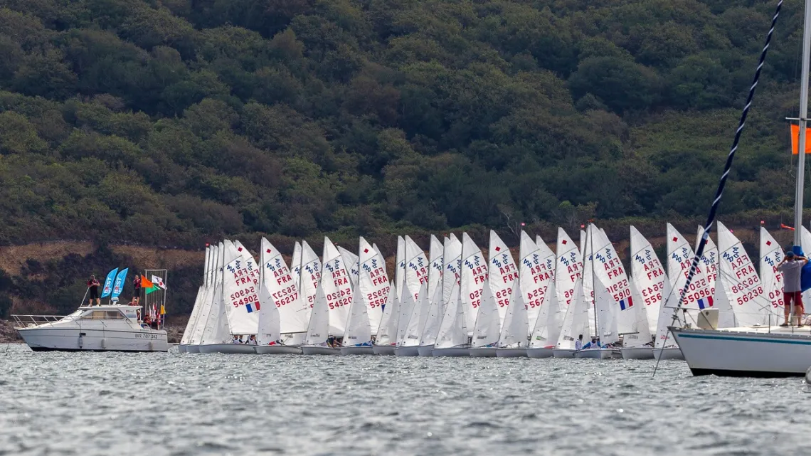 Moi à 7 ans en voile